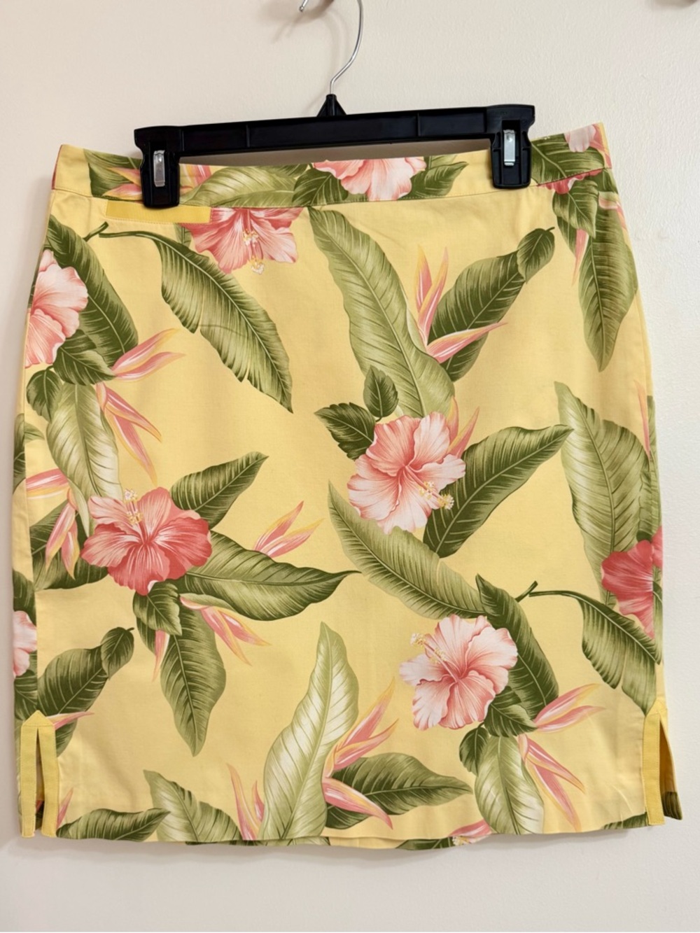 Tommy Bahama Stretch Hibiscus Print Skirt Size 12.